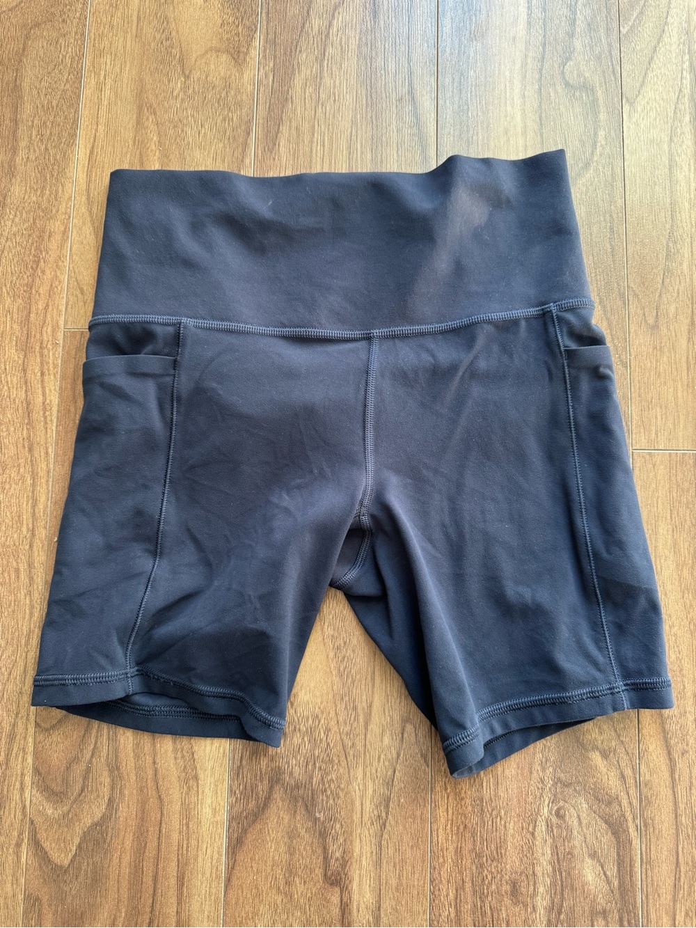 Athleta Salutation Stash 7”